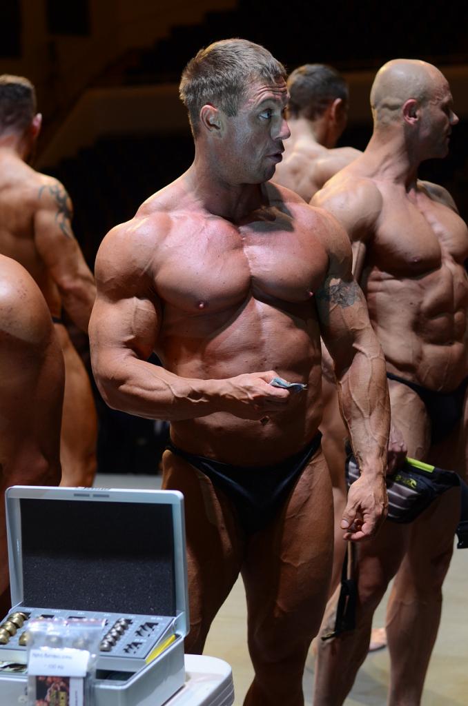 Michal Trykar (v pozad�)