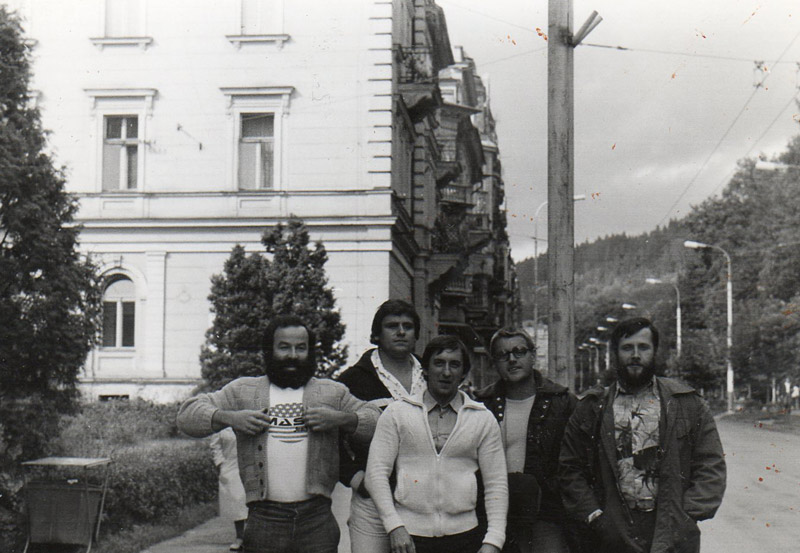 1979, Sandow Mari�nsk� L�zn� - franti�ek Vr�na uprost�ed, okolo lifte�i �ehulka, �apik, J�chym a Messner 
