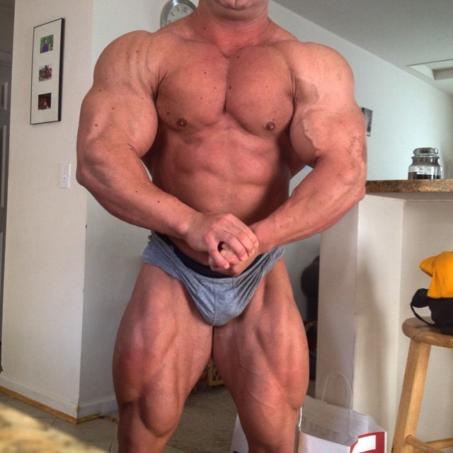 Aaron Clark 11,5 t�dne p�ed Olympia 212 Showdown 2014