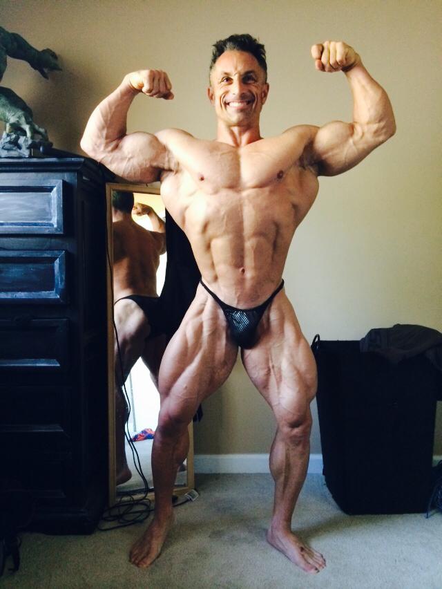 Derik Farnsworth 8 dn� p�ed Wings of Strength PBW Tampa Pro 2014