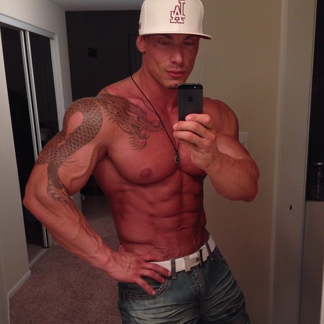 Denis Sergovskiy 2 t�dny p�ed WBFF Worlds Las Vegas 2014