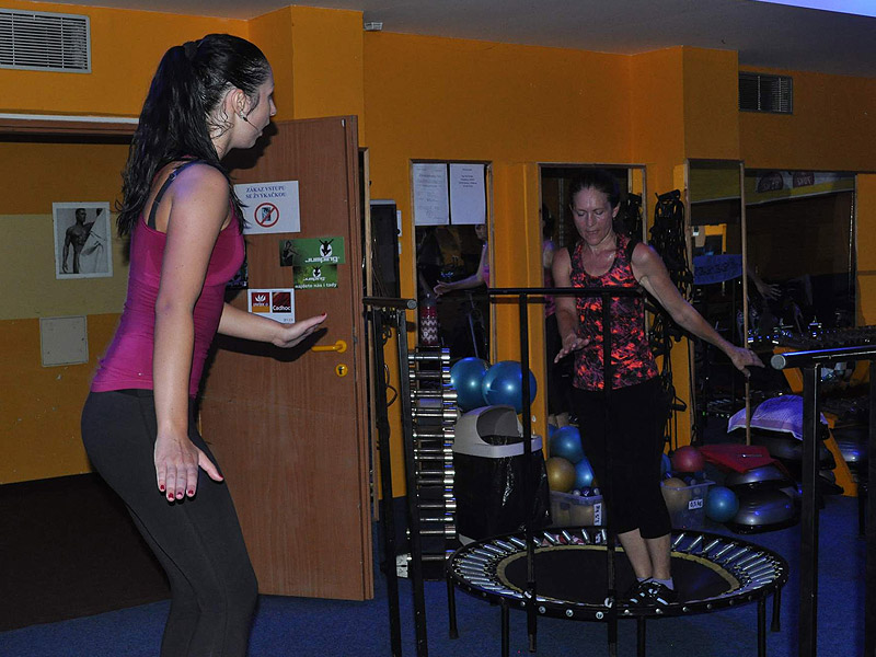 Jumping - stru�n� o cvi�en� na mal�ch trampol�nk�ch 