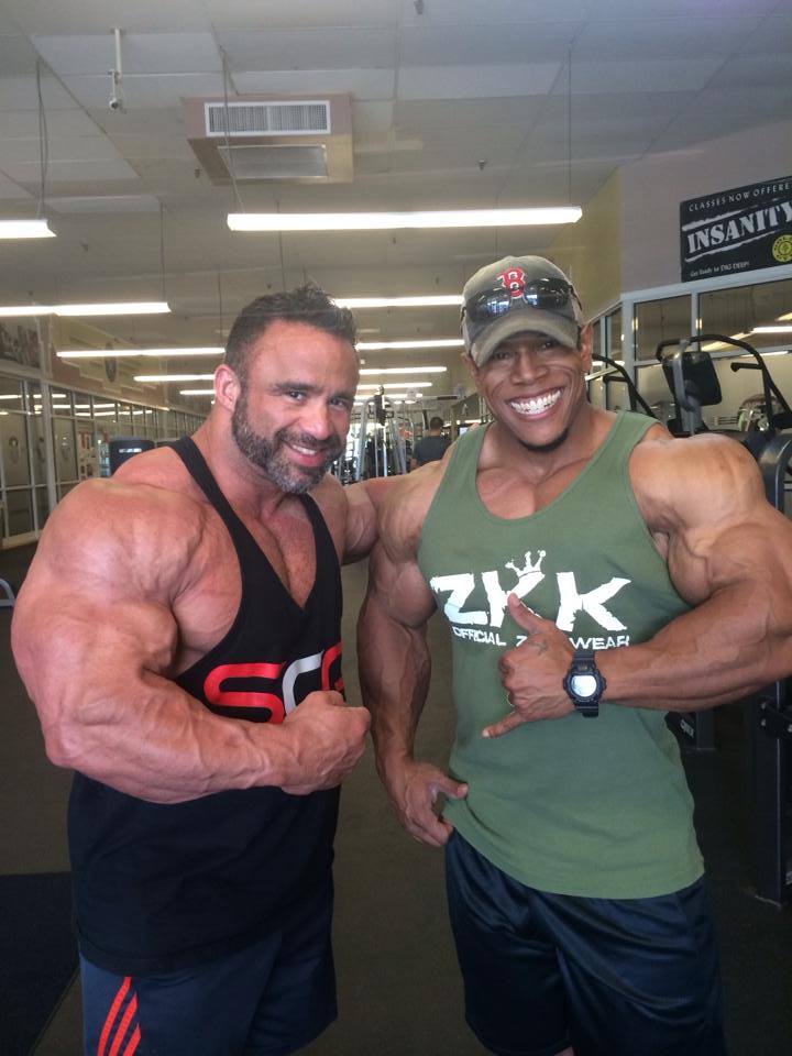 Jose Raymond a David Henry