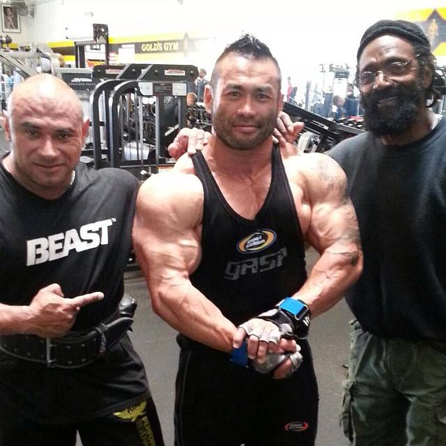 Hidetada Yamagishi 2,5 t�dne p�ed Olympia 212 Showdown 2014