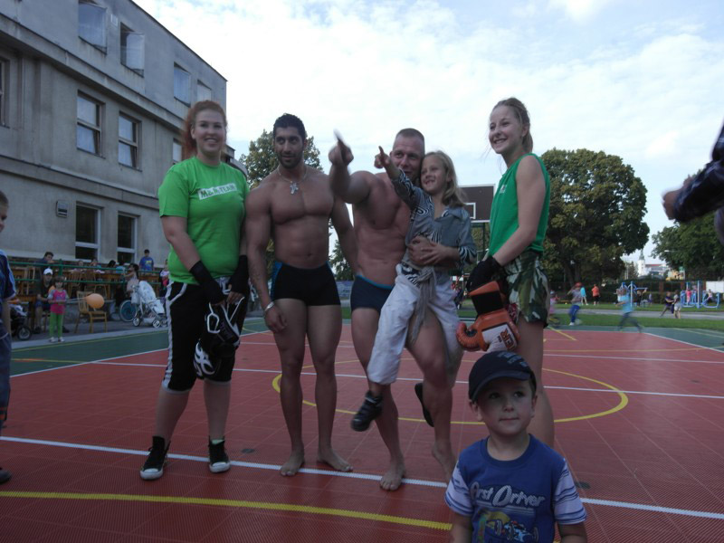 Jan Kub�k a Ren� Gorol na akci na podporu d�t� z d�tsk�ch domov�