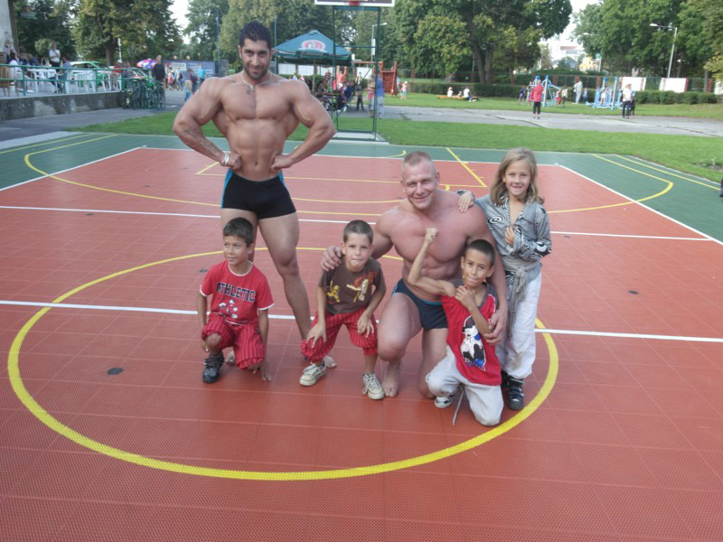 Jan Kub�k a Ren� Gorol na akci na podporu d�t� z d�tsk�ch domov�