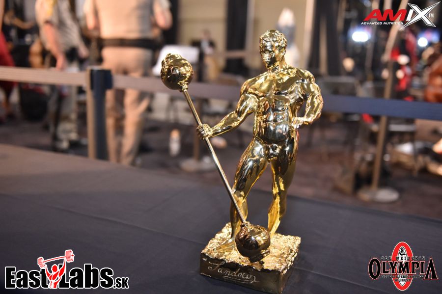 Zlat� so�ka Sandowa pro v�t�ze Mr. Olympia 2014