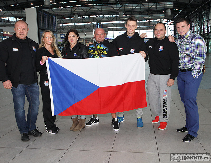 Odlet �esk� v�pravy na MS junior� a masters 2014