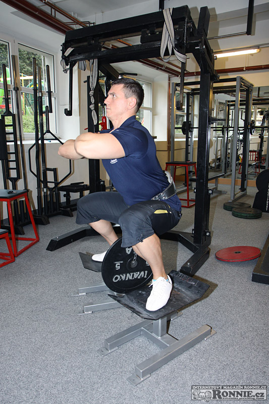 Belt Squat �