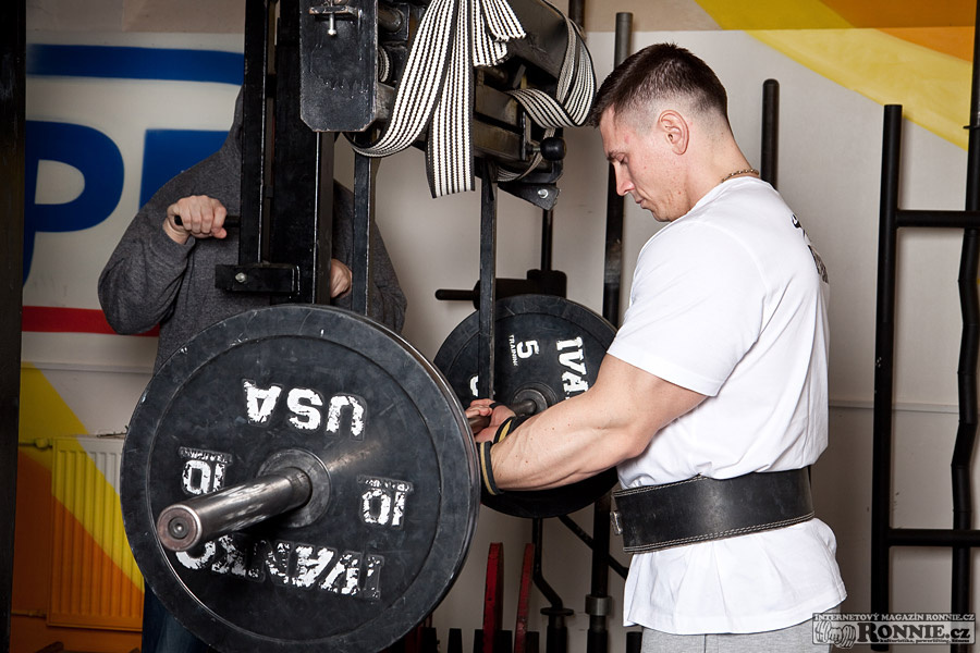 Sout�n� bicepsov� zdvih�
