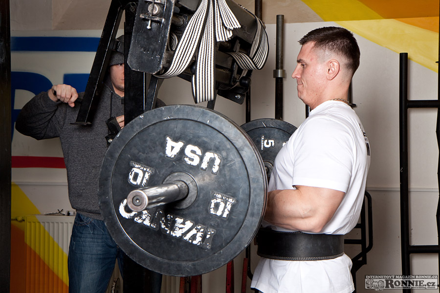 Sout�n� bicepsov� zdvih�