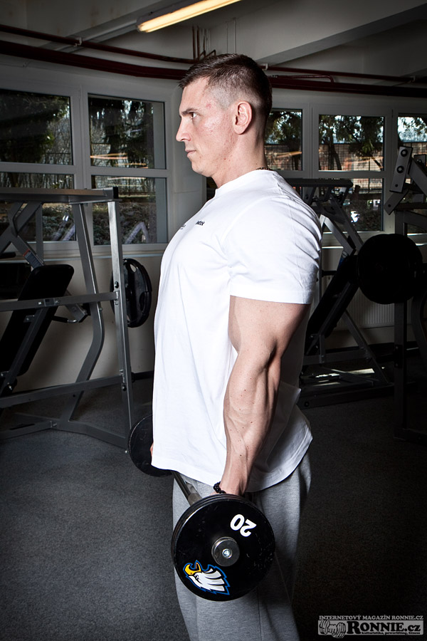 Bicepsov� zdvih s velkou �inkou�