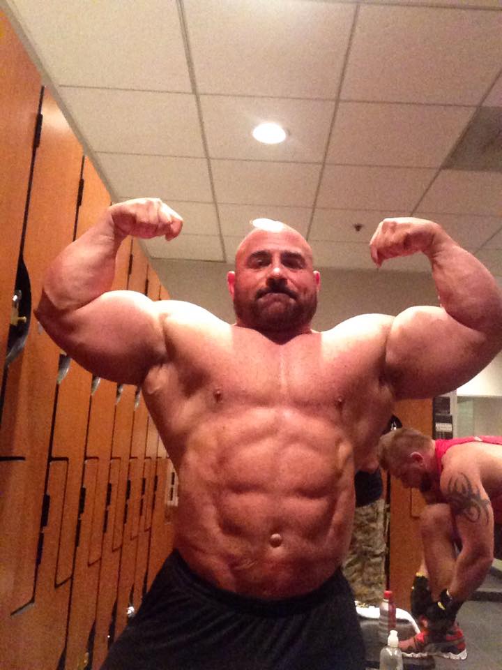 Michael Ergas 16 a t�dn� p�ed Wings of Strength Chicago