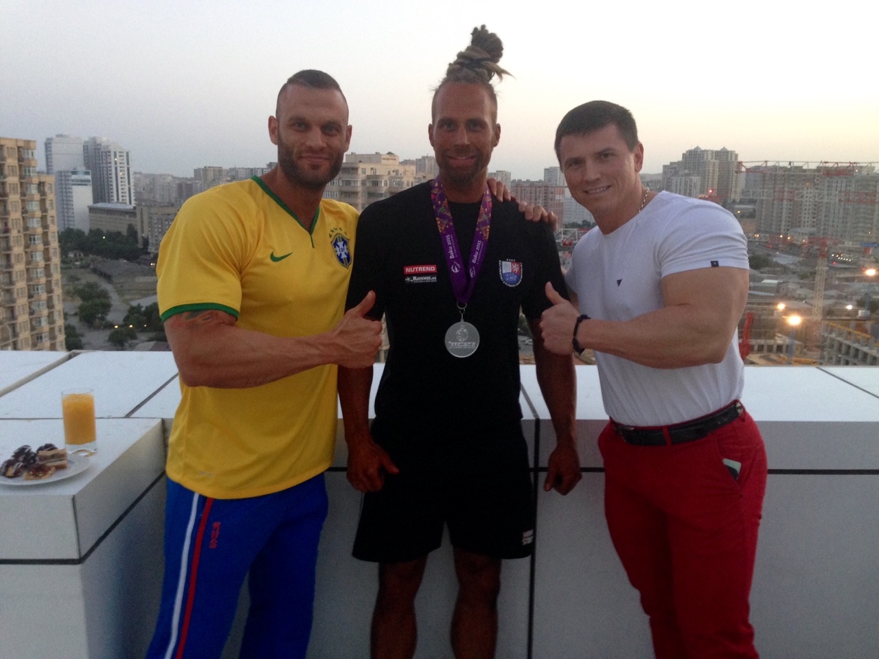 Na z�v�re�n�m banketu s mistrem Evropy z roku 2013 Dmitriim Krylovem (Rusko) a Sl�vkem Vinogradovem