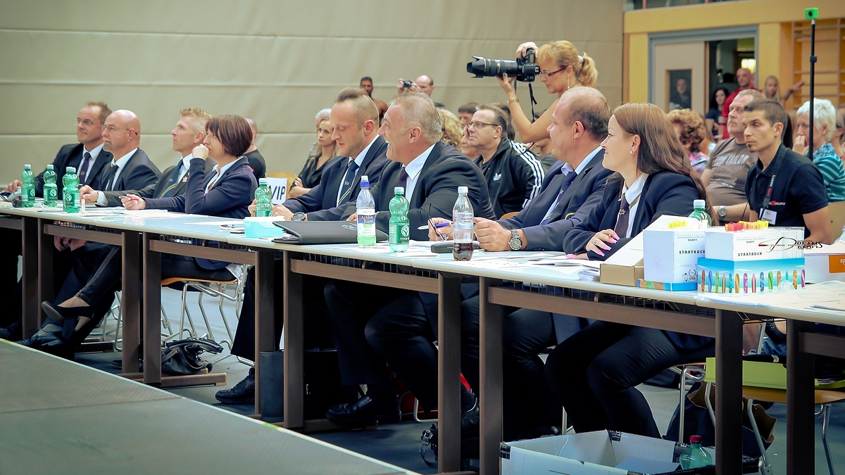 Panel rozhod��ch na International Austria Cup 2015