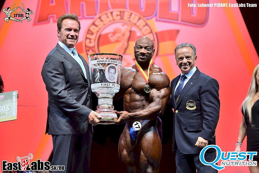 Arnold Schwarzenegger, Dexter Jackson, Rafael Santonja