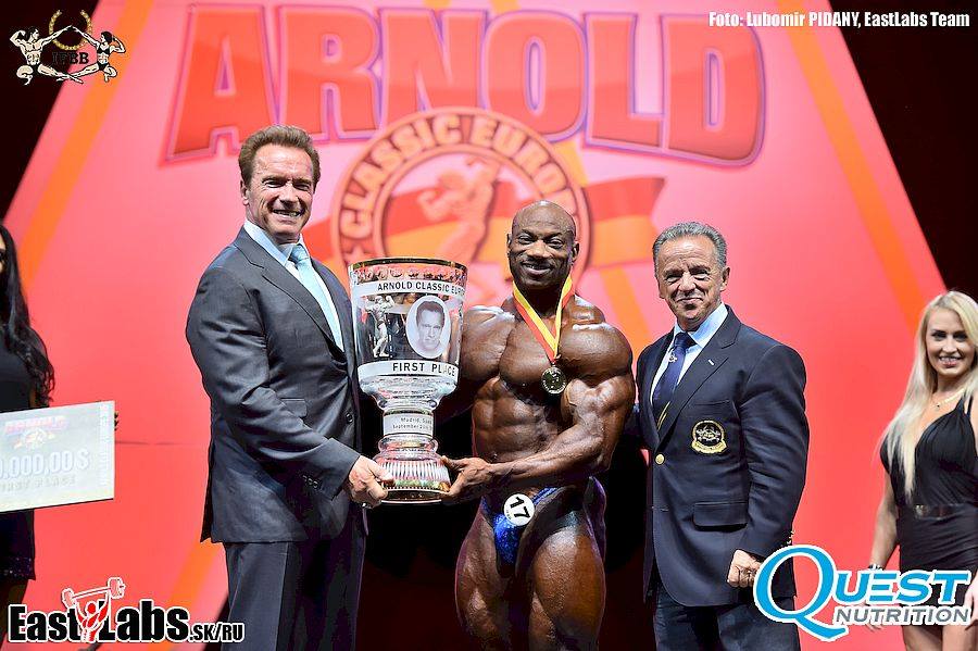 Arnold Schwarzenegger, Dexter Jackson, Rafael Santonja