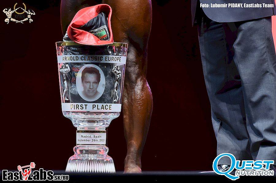 Trofej pro v�t�ze Arnold Classic Europe 2015
