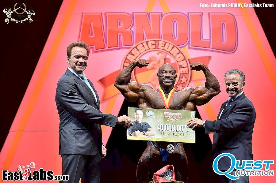 Arnold Schwarzenegger, Dexter Jackson, Rafael Santonja