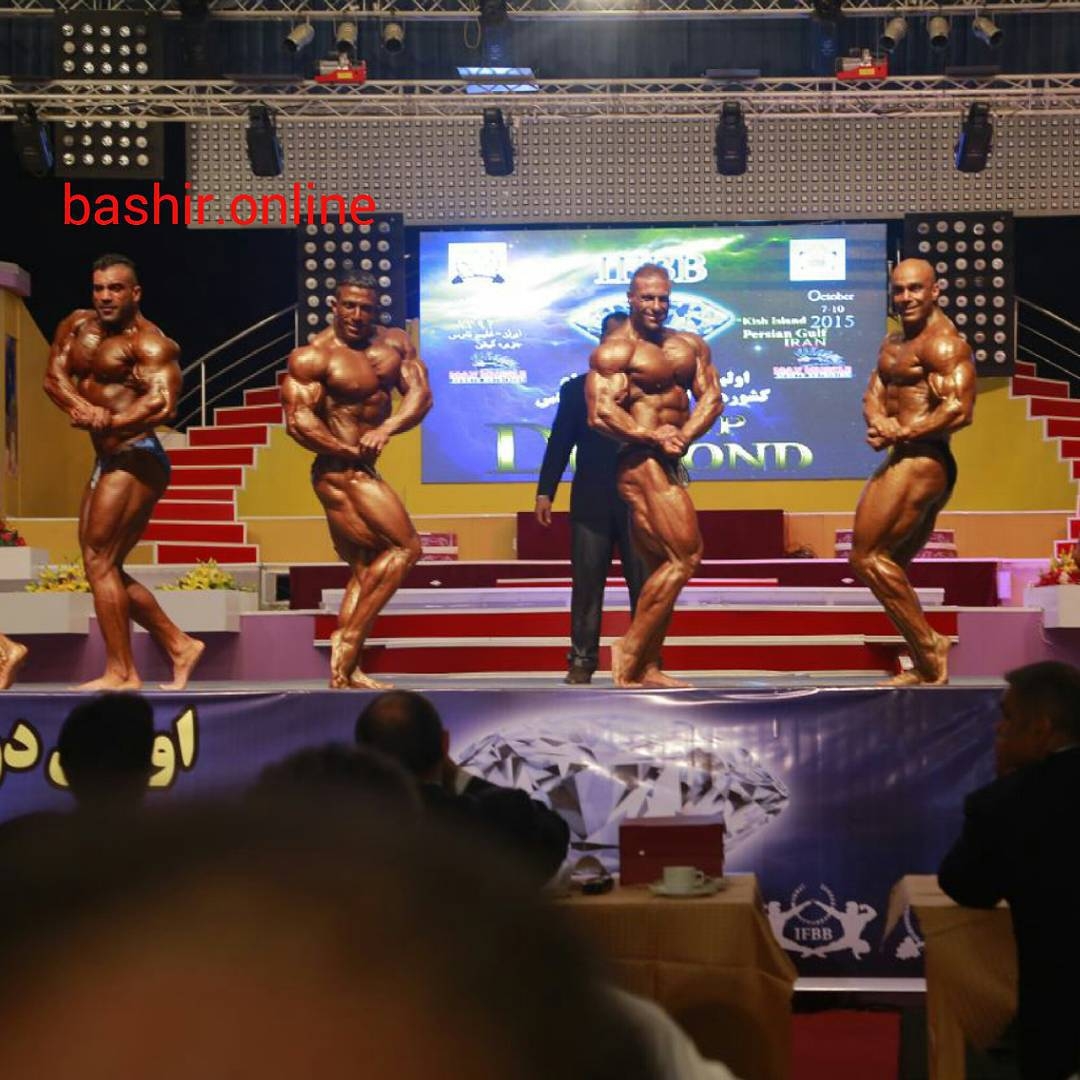 Uprost�ed: Isaac Qavidel a Hassan Rahnamaeian