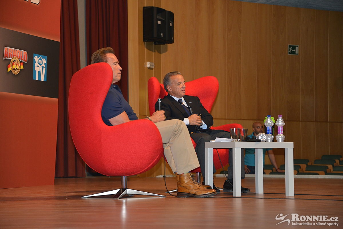 Arnold Schwarzenegger, Rafael Santonja