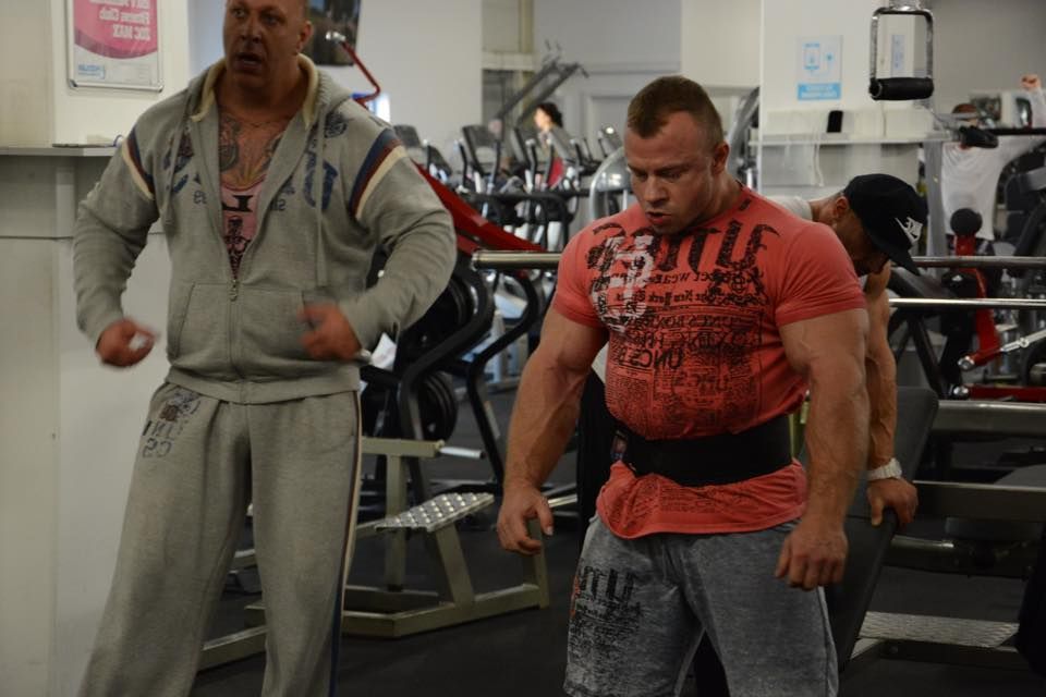 Andrej Mozol�ni