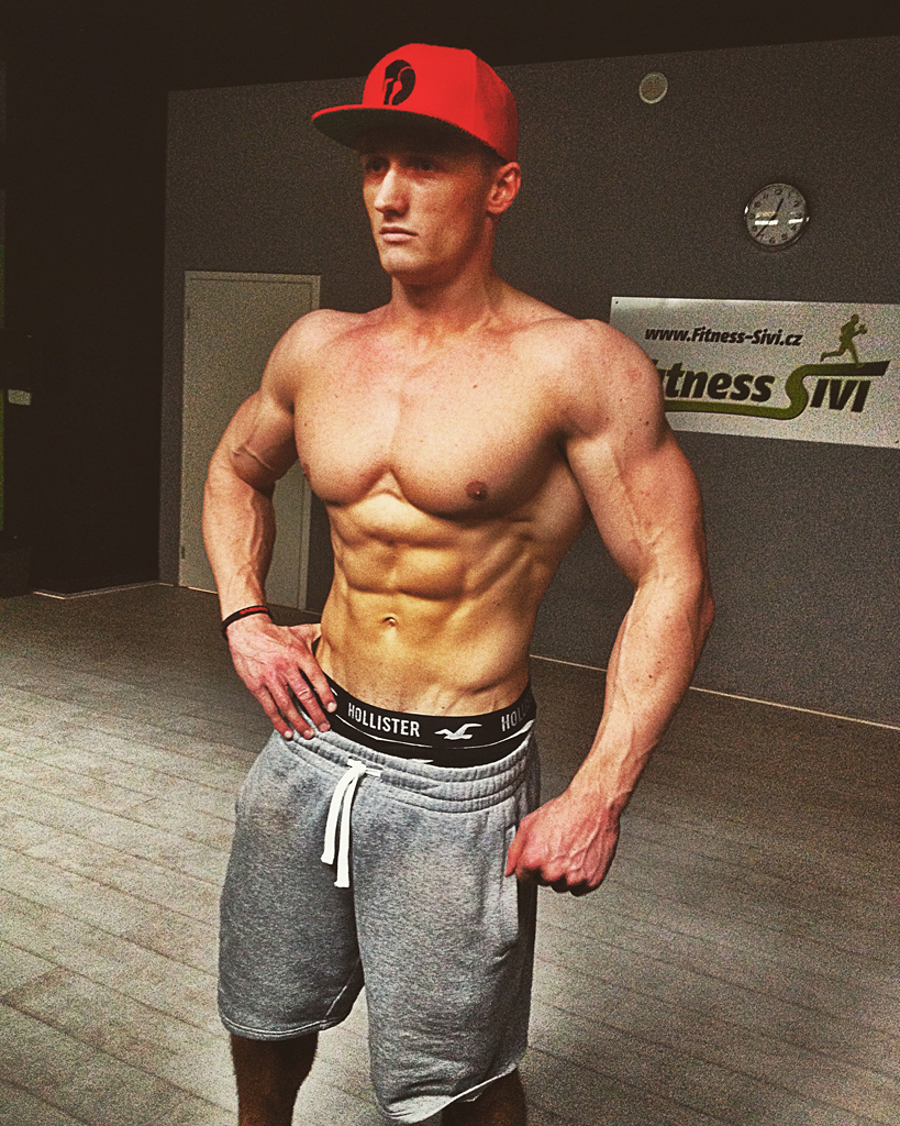 Viktor Min�� 20 dn� p�ed MS ve fitness 2015
