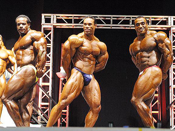 Chris Cormier (7.), Kevin Levrone (3.) a Dennis James (4.) - Show of Strength Pro Championships 2003
