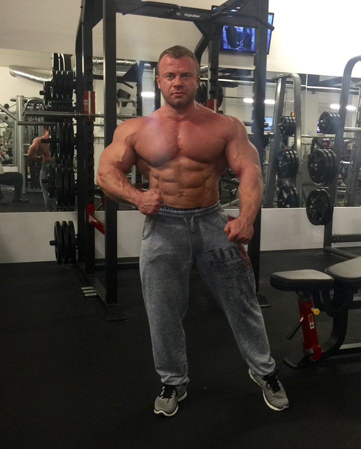 Andrej Mozol�ni