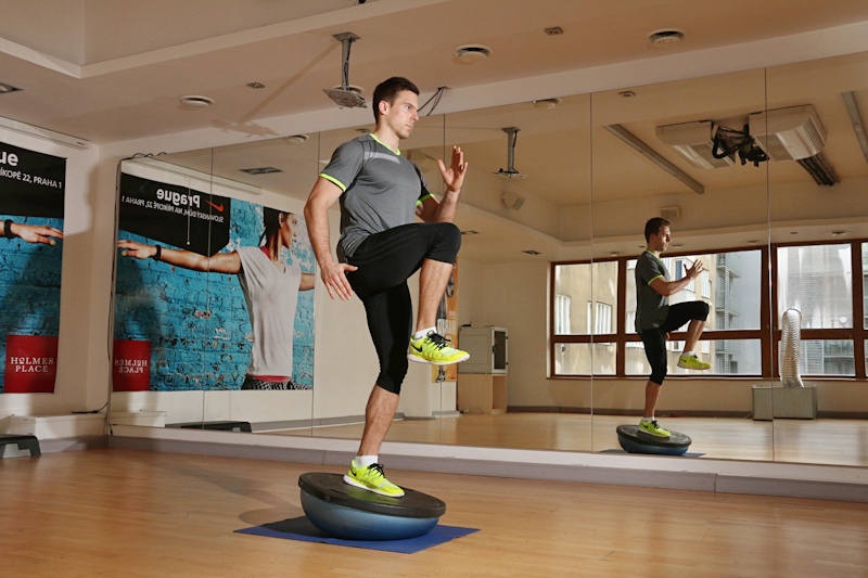 V�pad vzad s v��lapem do stabilizace