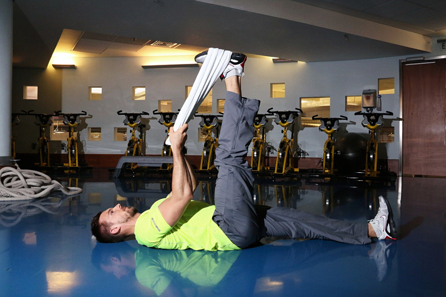 Prota�en� hamstring� a uvoln�n� ky�l� pomoc� ru�n�ku