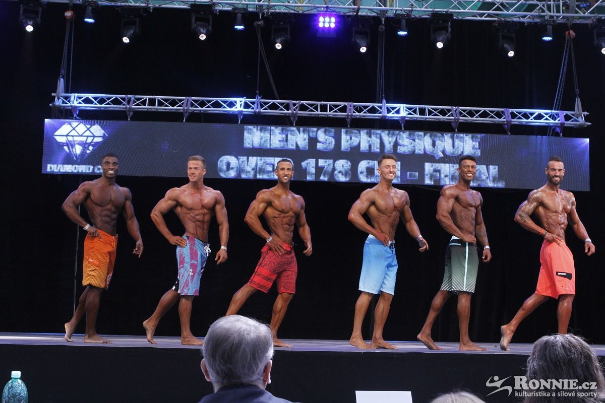 Ond�ej Kmo���k na IFBB Diamond Cupu 2016 p�i souboji se soupe�i ve physique mu�� nad 178 cm