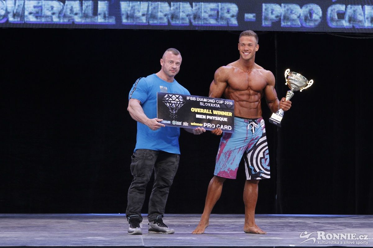 Ond�ej Kmo���k na IFBB Diamond Cupu 2016 p�i souboji o absolutn� v�t�zstv�
