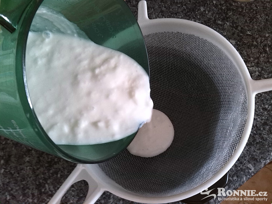 Vznikl� kef�r p�eced�me.