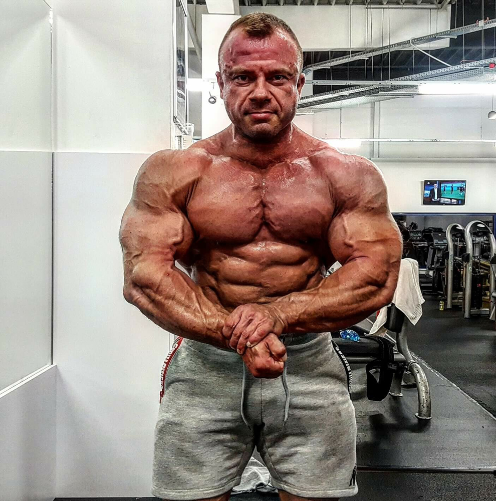 Andrej Mozol�ni