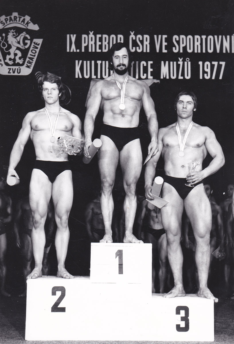 1977 � mistrovstv� �SR � zleva Jan �ern�, zlat� Pavel Nesn�dal a Josef H�bl