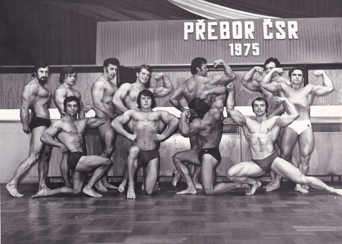1975 � mistrovstv� �SR � na fotografii Hovorka, Pek, �ern�, Hork�, Nesn�dal (vlevo), Kulovan�, Kabelka a Stach