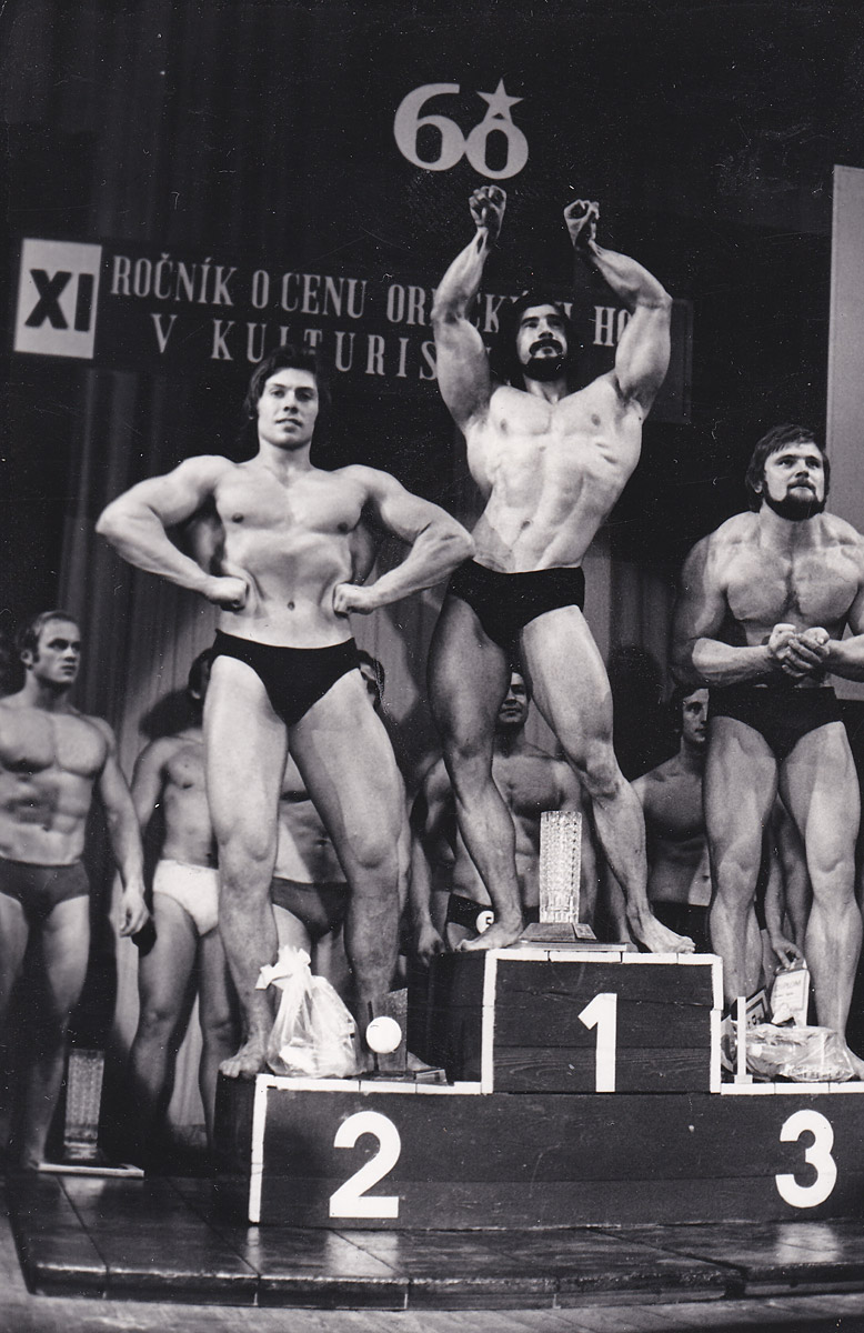 1976 � Cena Orlick�ch hor � zleva Josef H�bl, zlat� Pavel Nesn�dal a Miroslav Mr�z