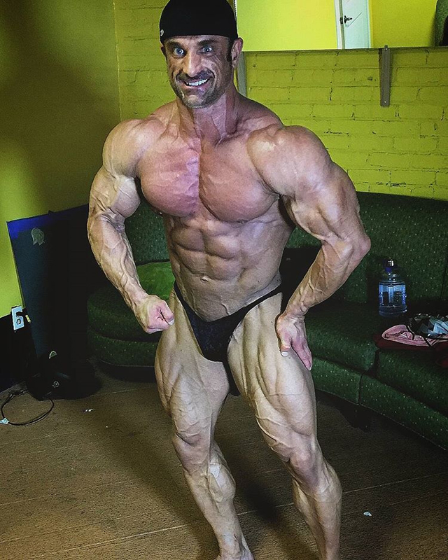 Dan Decker 6 dn� p�ed Ferrigno Legacy 2016
