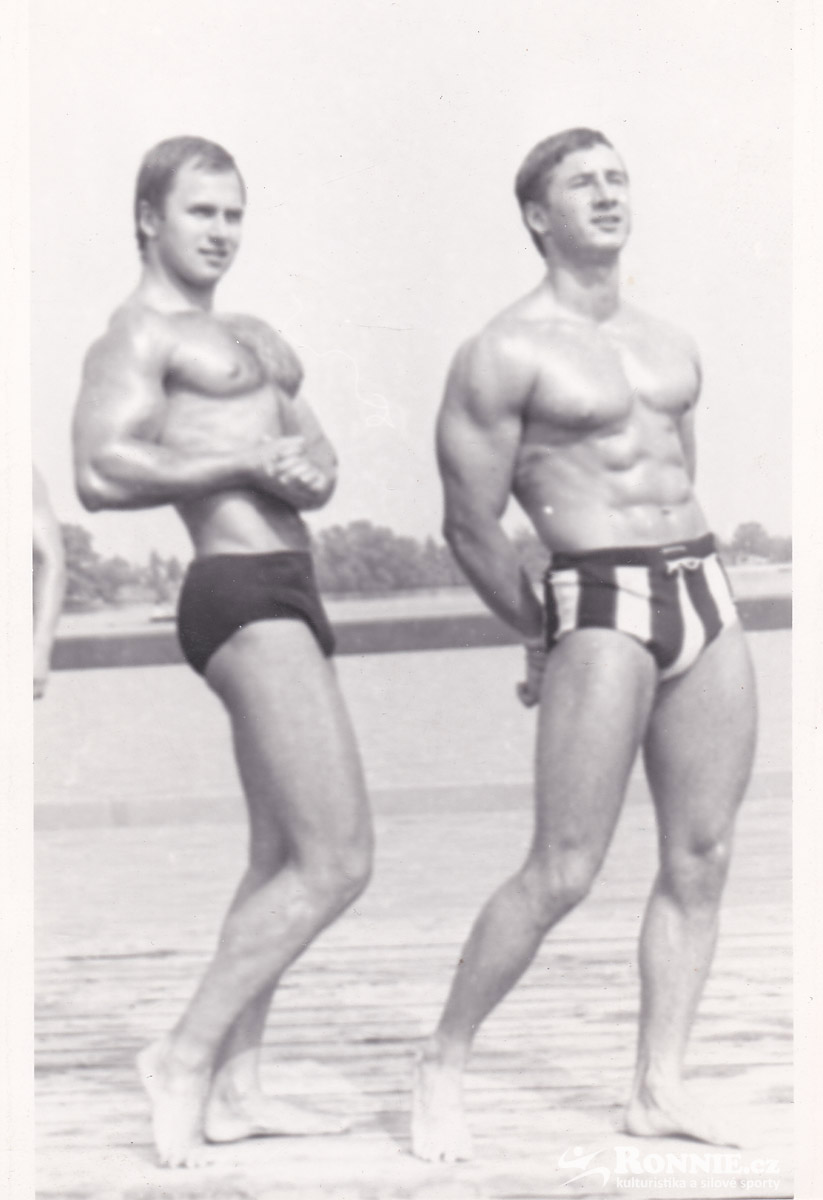 1970 Kamencov� jezero � soust�ed�n� odd�lu Sl�vie V� Plze� � zprava Pavel Nesn�dal a Franti�ek P�nek (dr�itel republikov�ho rekordu v izolovan�m bicepsov�m zdvihu 71,5 kg)