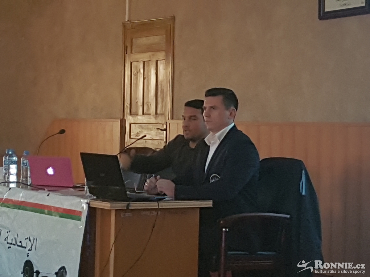 Semin�� Sl�vka Vinogradova v Al��rsku