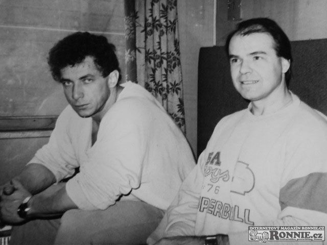 Vladim�r Semer�d�s Petrem Stachem na cest� na GP Sofia 1987
