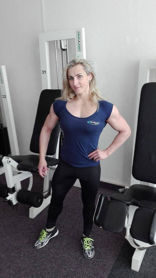 Lenka Feren�ukov�