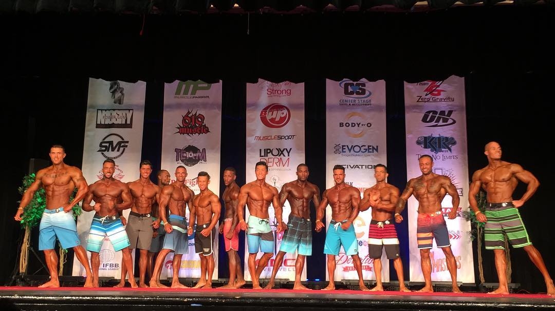 Physique mu�� na California Night of Champions 2017�