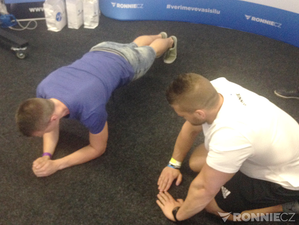 Plank challenge na st�nku Ronnie.cz