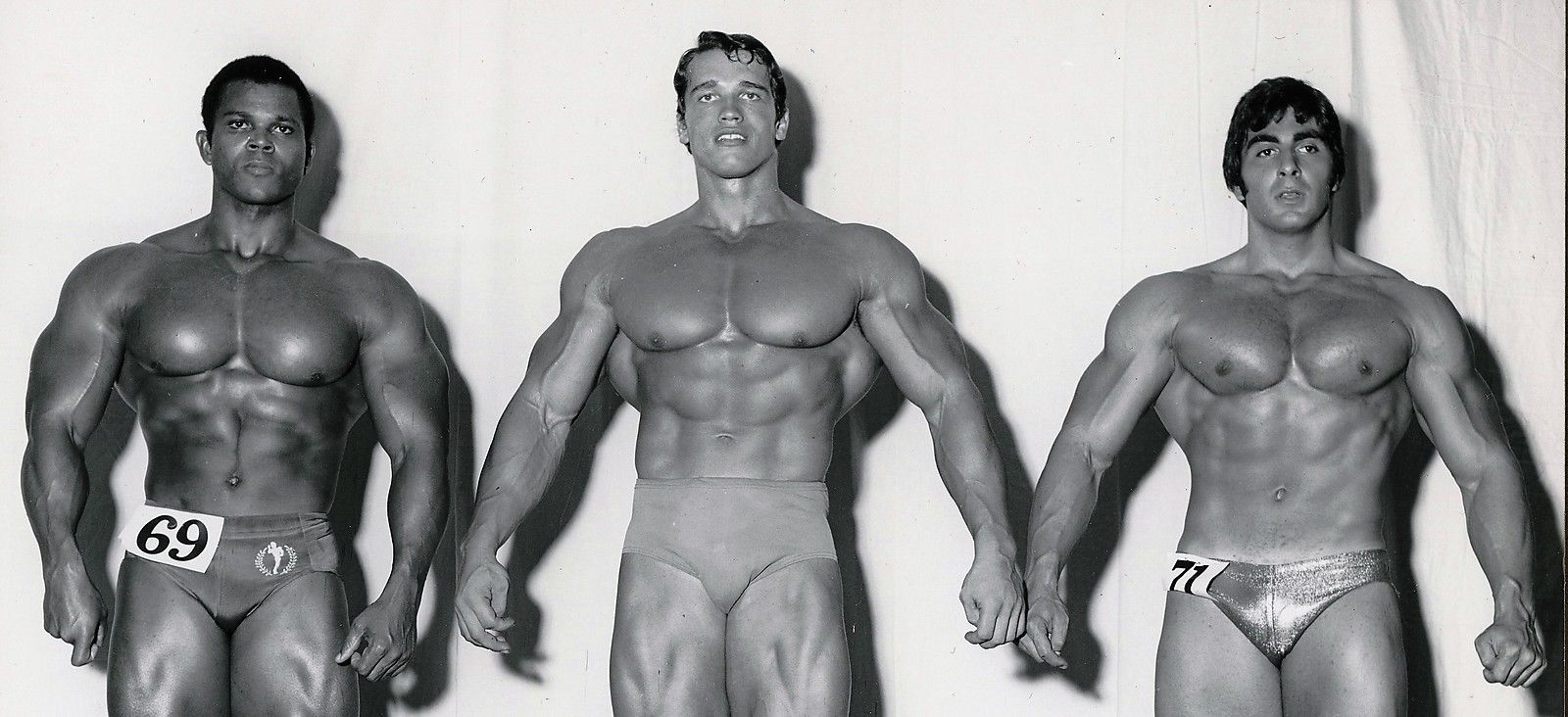 Serge Nubret, Arnold Schwarzenegger a Dennis Tinerino na NABBA Mr. Universe 1969