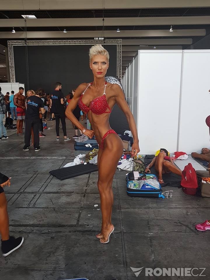 Alena Kr�tov�