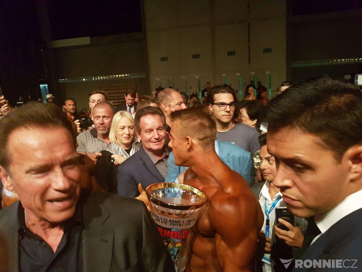 Arnold Schwarzenegger, Ond�ej Kmo���k�