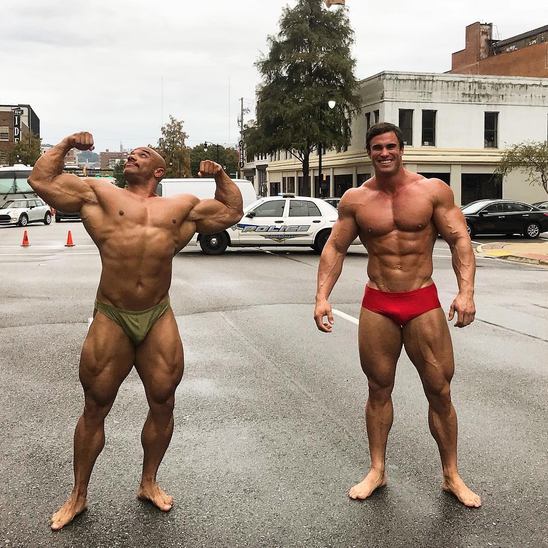 Sergio Oliva Jr. a Calum Von Moger b�hem p�est�vky p�i nat��en� sn�mku Bigger