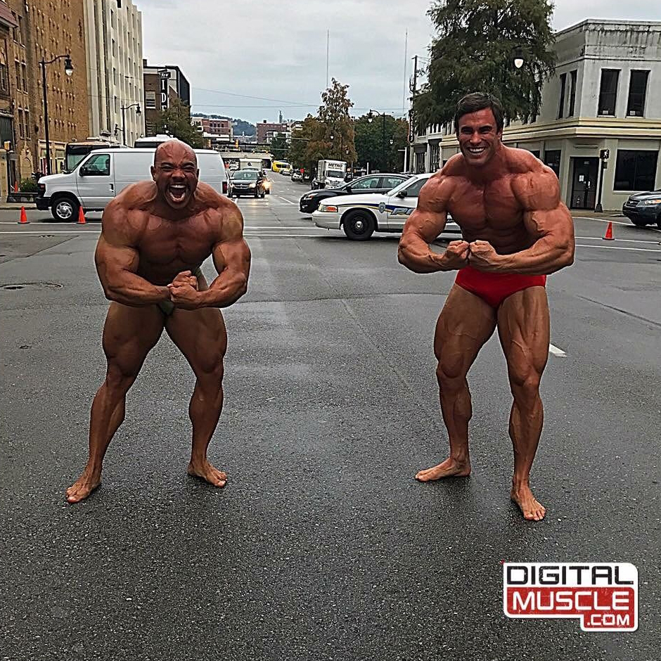 Sergio Oliva Jr. a Calum Von Moger b�hem p�est�vky p�i nat��en� sn�mku Bigger